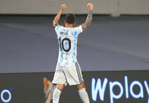 Messi no clássico entre Argentina e Uruguai