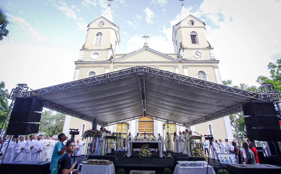 Milhares De Fi Is Participam Da Celebra O De Corpus Christi Em