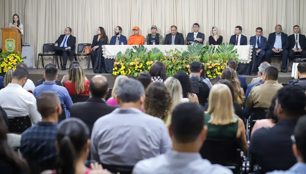 Mais de 70 homenageados entre delegados, agentes, escrivães e peritos da Polícia Civil do Piauí