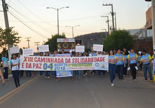 Caminhada da Solidariedade reúne milhares em Picos