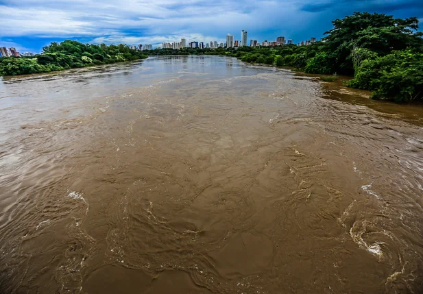 Rio Poti atingiu a cota de inundação de 10 metros