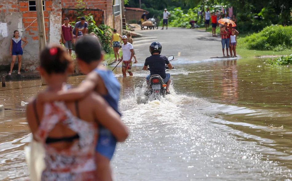 Rio Poti Invade Casas E Deixa Moradores Desesperados No Gua Mineral Gp