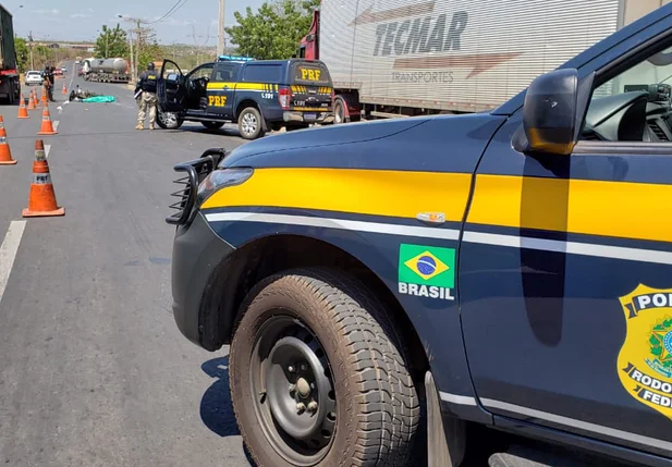 Motociclista morre após colidir em táxi em Teresina