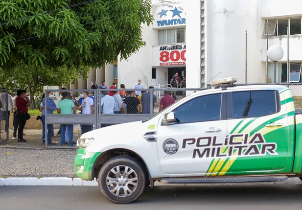 Criminosos invadem sede da TV Antares e rendem funcionários