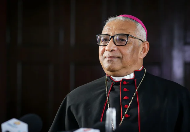 Dom Juarez Sousa é empossado arcebispo de Teresina