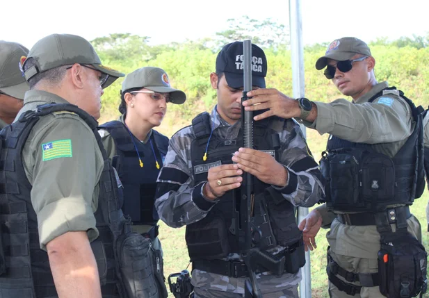 Policiais do 15° Batalhão realizam treinamento sobre manuseio de armas