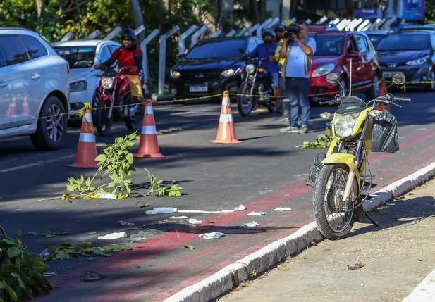 Mototaxista morre esmagado por carreta na Avenida Piauí em Timon
