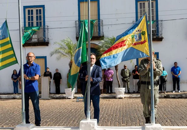 Desfile cívico marca comemoração do 7 de Setembro em Oeiras