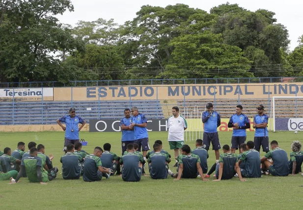Altos realiza último treino antes do jogo contra o Maranhão