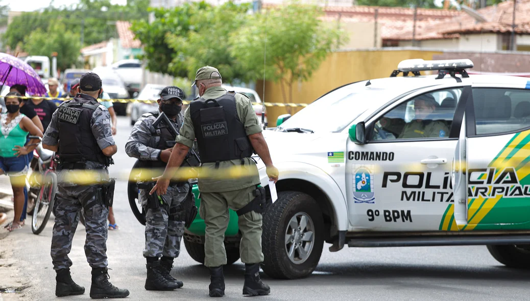 Polícia Militar  no local