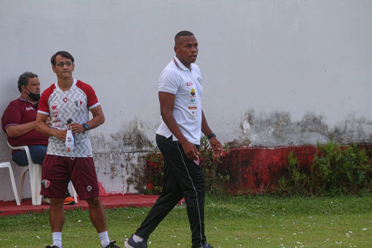 Carlos Alberto, técnico do Fluminense-PI