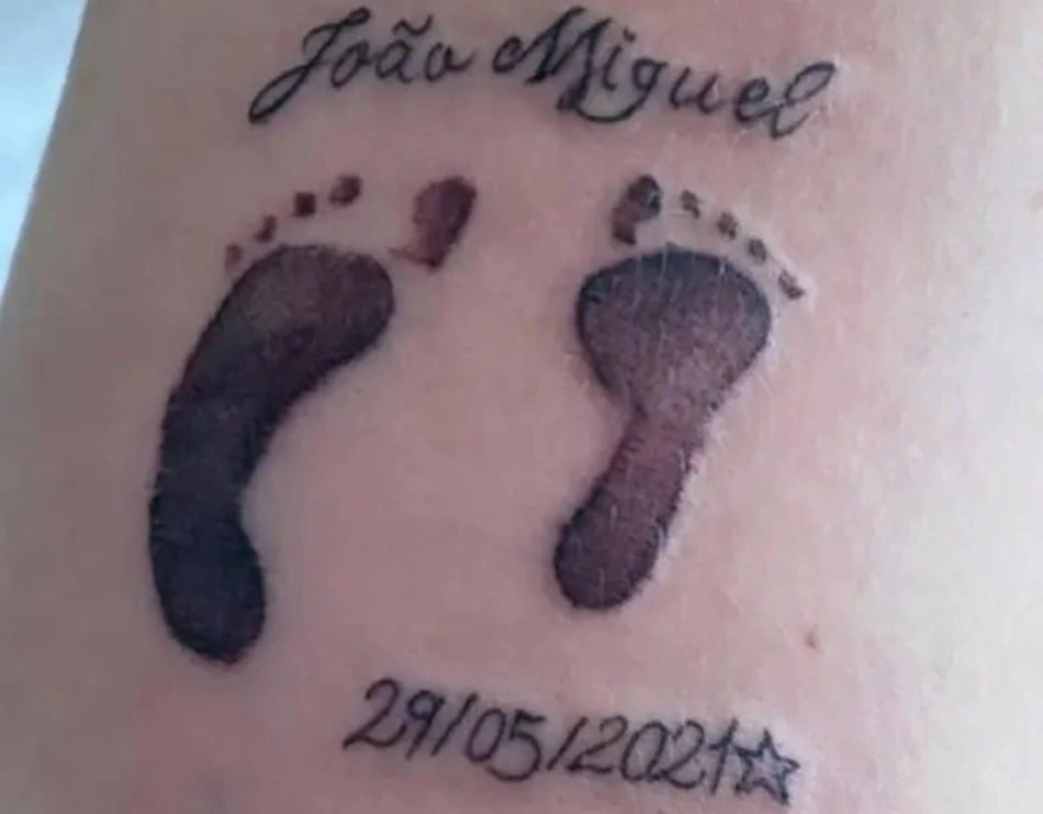 Whindersson Nunes tatua o rosto em homenagem ao filho que morreu dois dias  após o nascimento