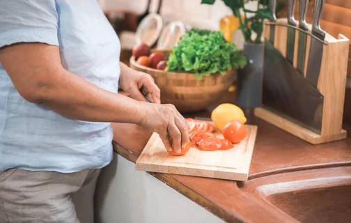 Pacientes com Alzheimer precisam de atenção na dieta