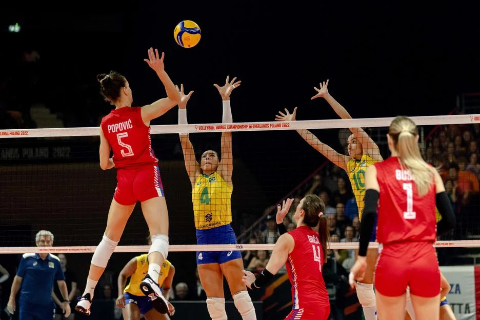 Brasil vence a Sérvia no tie-break e tem estreia positiva na Copa do Mundo  de Vôlei - Mais Esportes - Superesportes