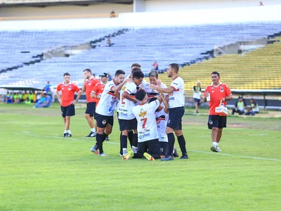 Ideal Futebol Clube goleia em amistoso contra a escolinha de futebol do  América Divinópolis, grande minas vales