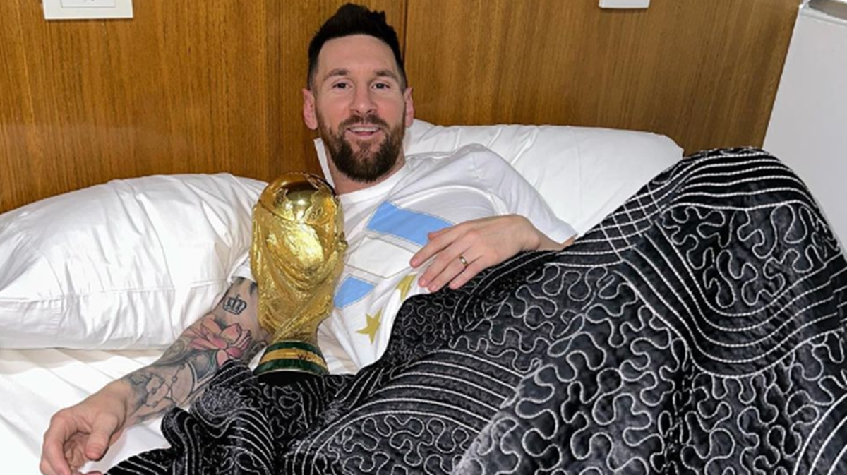 Campeão com a Argentina, Messi é eleito o melhor jogador da Copa no Catar -  Banda B