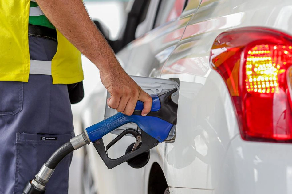 Valor da gasolina volta a subir em Teresina