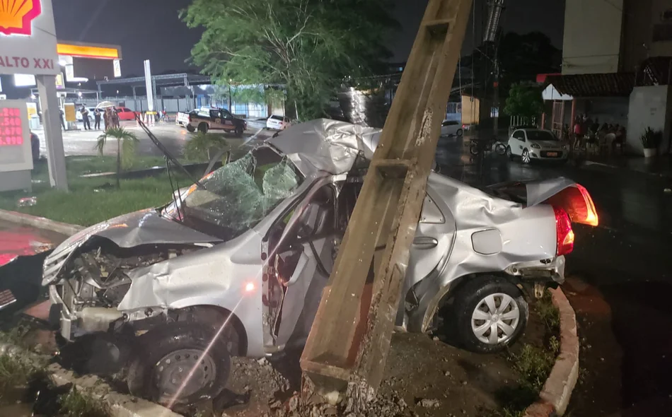 Condutor dirigia em alta velocidade