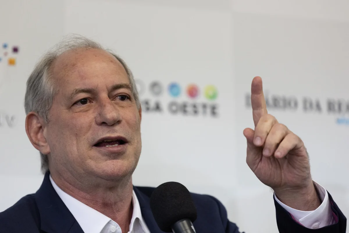 Presidenci vel Ciro Gomes acerta debate com Greg rio Duvivier GP1