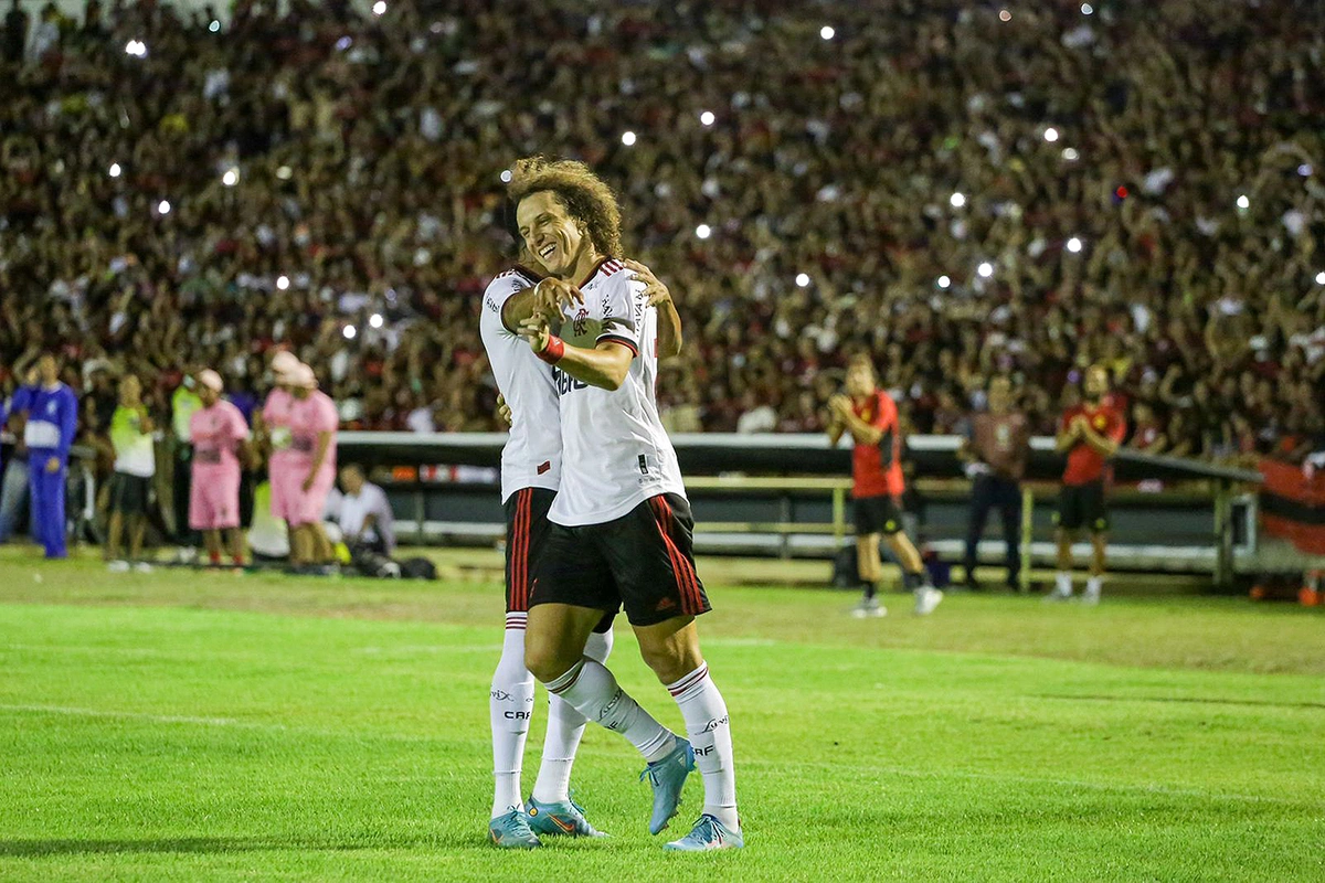 David Luiz comemorando