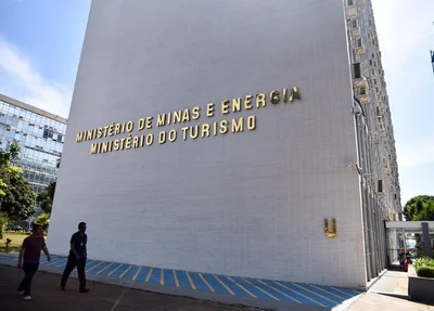 Fachada do prédio do Ministério de Minas e Energia e Ministério do Turismo