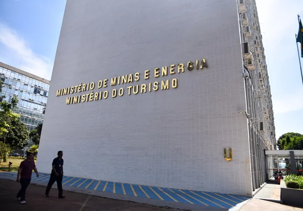 Fachada do prédio do Ministério de Minas e Energia e Ministério do Turismo