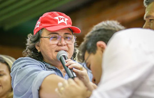 Rafael Fonteles beijou a mão de Jôve Oliveira