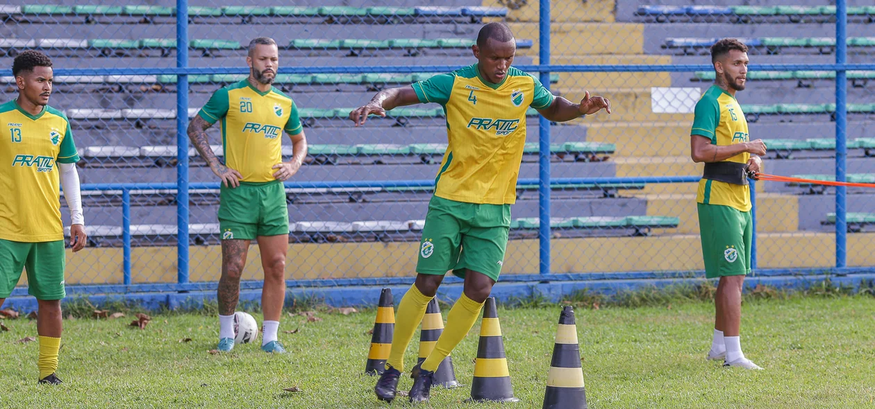 Altos se preparando para o próximo jogo