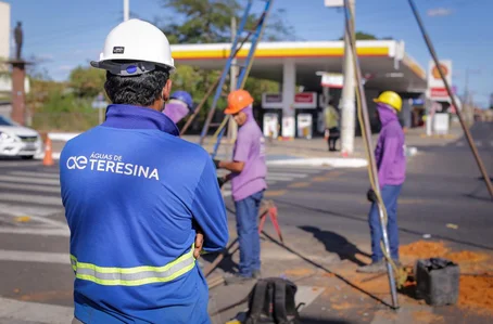 Equipes da Águas de Teresina monitoram rede de distribuição no local das perfurações