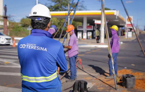 Equipes da Águas de Teresina monitoram rede de distribuição no local das perfurações