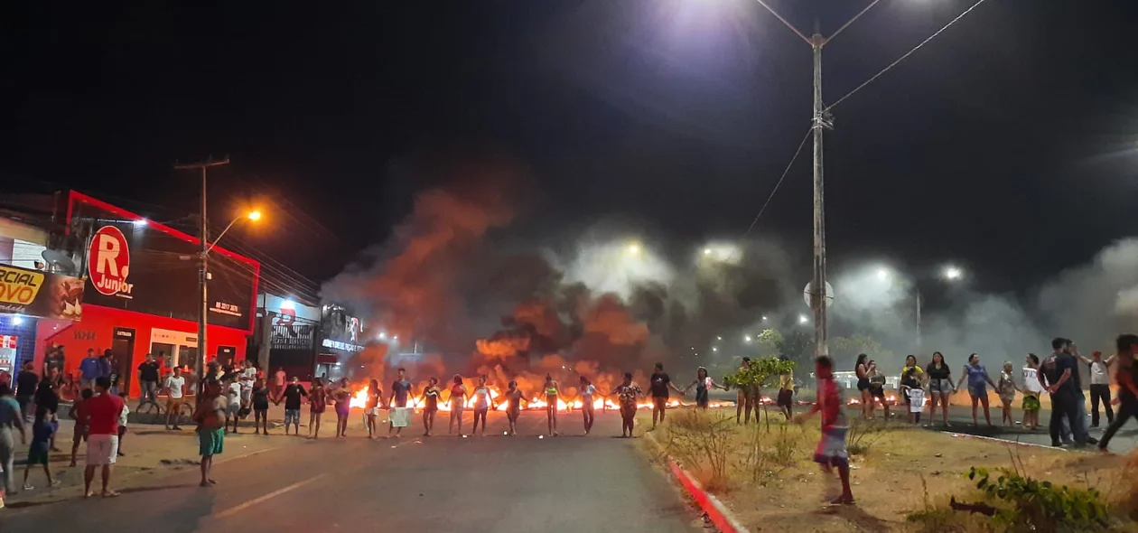 BR 316 ficou totalmente bloqueada em protesto