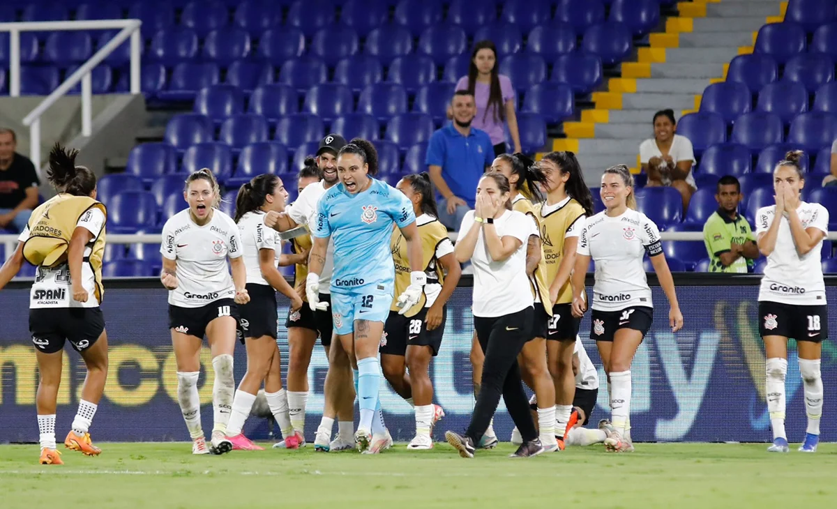 Corinthians bate o Inter nos pênaltis e vai à final da Libertadores Feminina