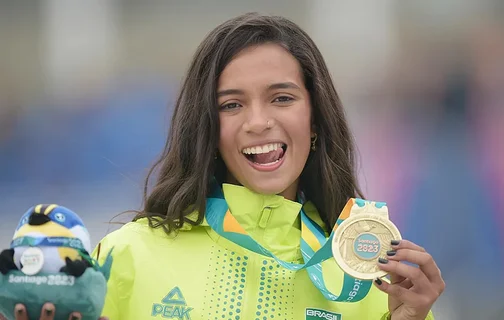 Rayssa Leal consegue 1º ouro do Brasil no Pan de Santiago