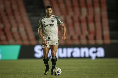 Hulk durante duelo com o América-MG