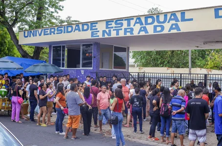 Primeiro de de aplicação do Enem na Universidade Estadual do Piauí