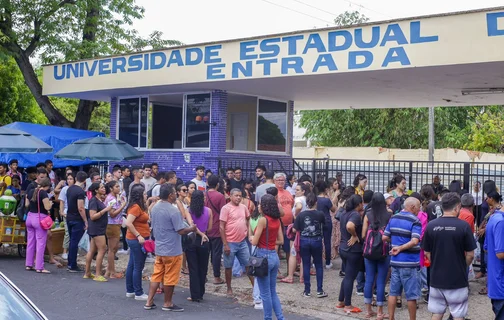 Primeiro de de aplicação do Enem na Universidade Estadual do Piauí