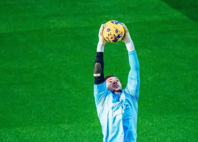 Ederson é eleito o melhor goleiro do mundo