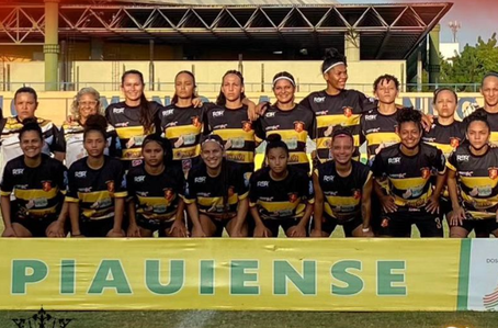 Elenco das Abelhas Rainhas vice-campeão do Piauiense Feminino 2023