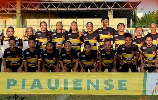 Elenco das Abelhas Rainhas vice-campeão do Piauiense Feminino 2023