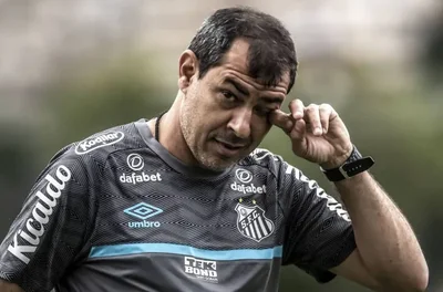 "Missão cumprida", diz Carille após deixar o comando do Santos