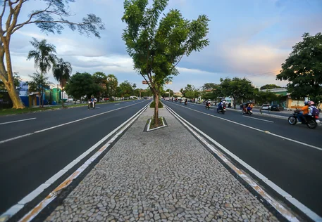 Obra de recapeamento deixa trechos da Avenida João XXIII interditados em Teresina