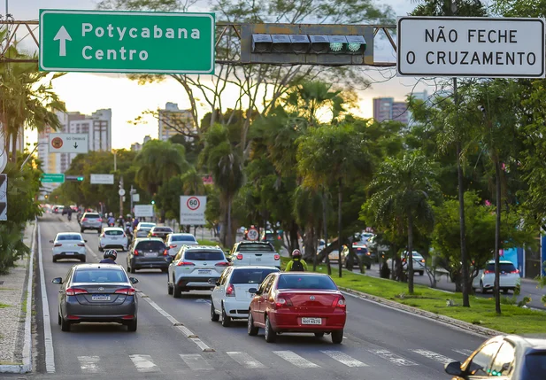 Faixas dos ônibus em rodovias federais é liberada