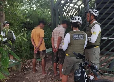 Irmãos são presos enquanto fumavam maconha na Raul Lopes. Um deles possuía mandado em homicídio em aberto