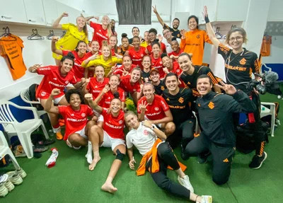 Jogadoras do Internacional comemoram vitória em cima do Corinthians