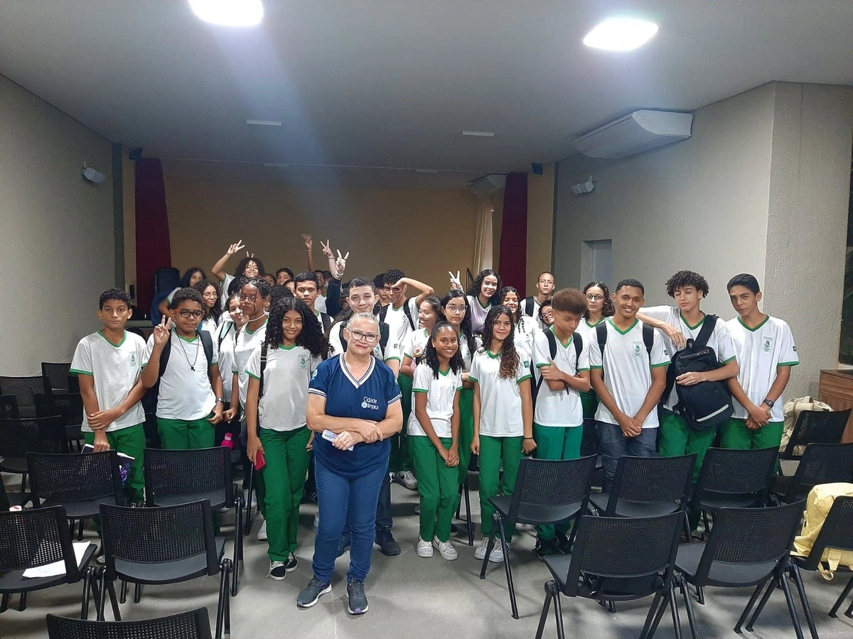 Alunos se preparam para  olimpíada  de astronomia