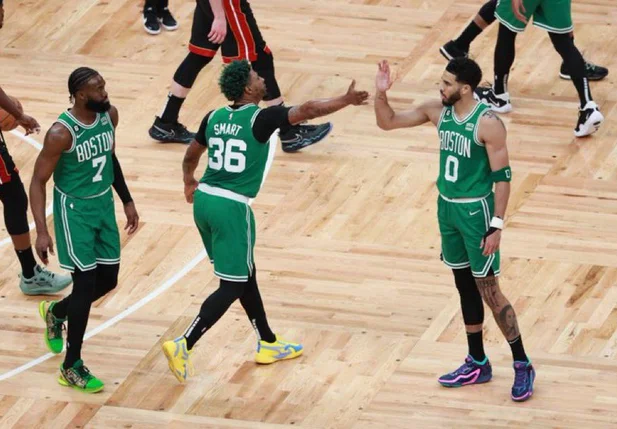 Boston Celtics volta a vencer e se mantém na liderança da leste - GP1