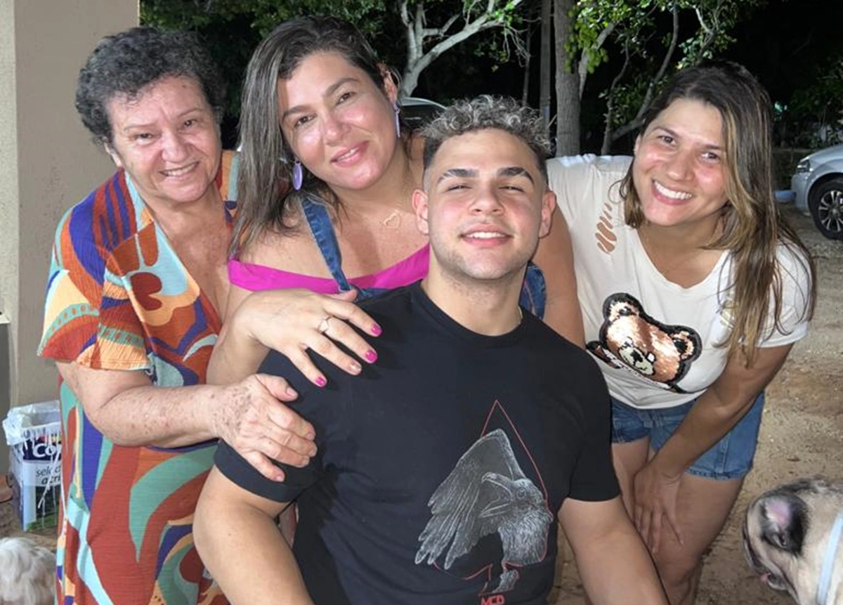 Ian com suas quatro mães: avó, mãe e madrinha