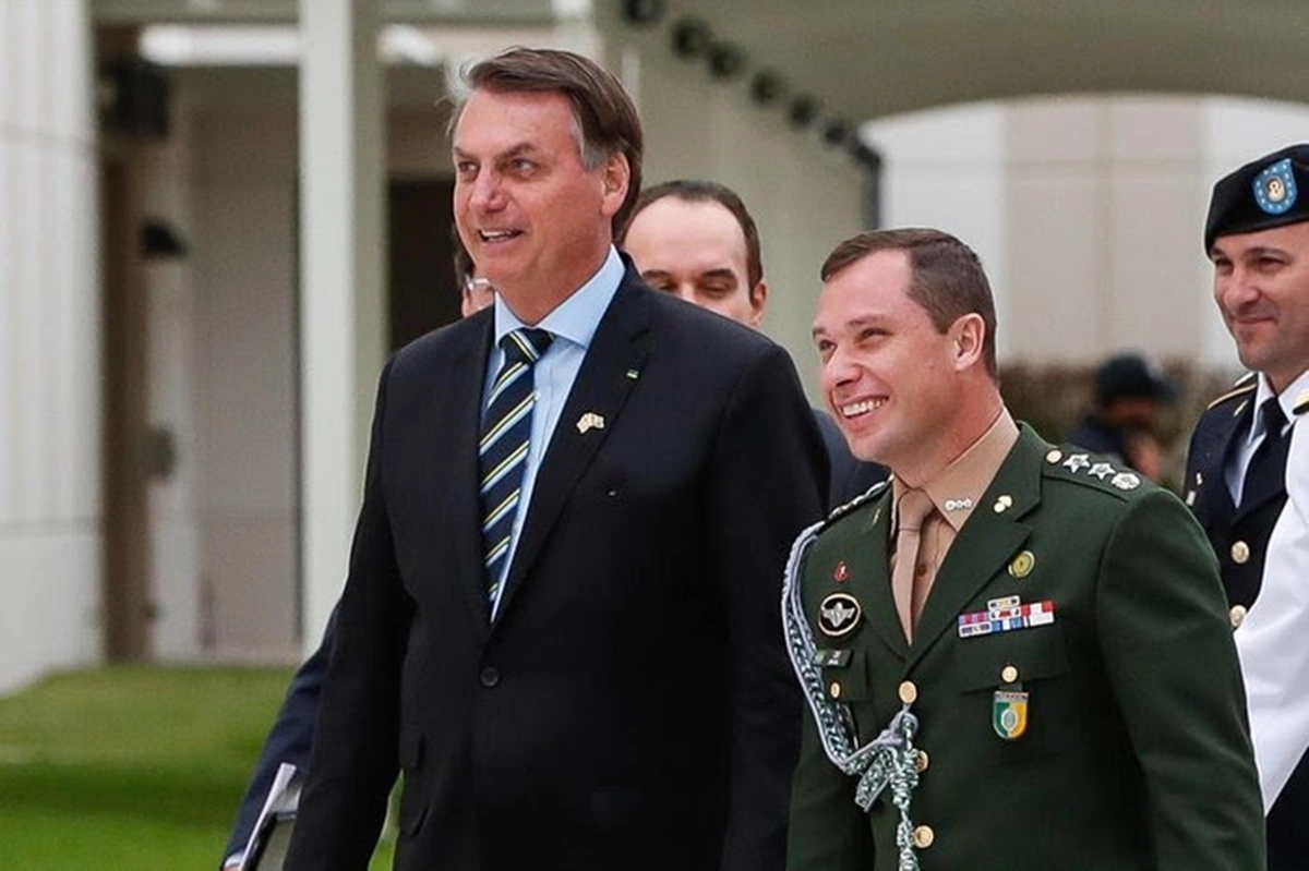 Jair Bolsonaro e Mauro Cid