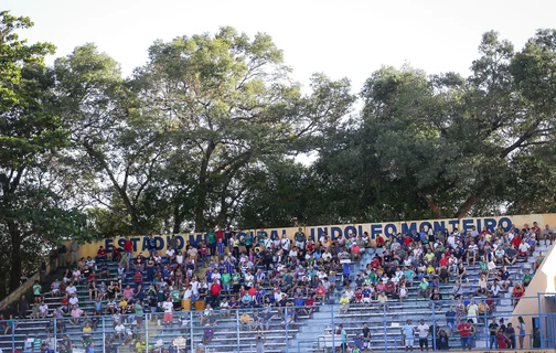 Partida ocorre no estádio Lindolfo Monteiro, em Teresina