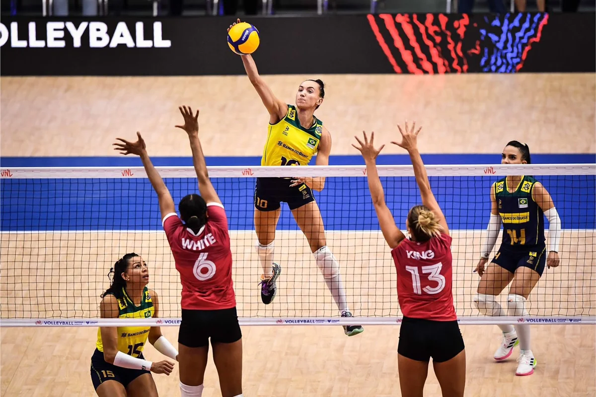 Brasil sofre com bloqueio do Canadá, perde no tie-break, e tenta se  complicar na VNL